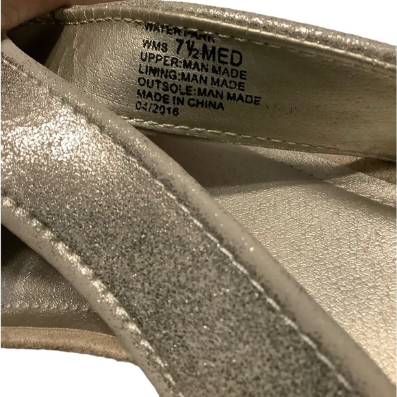 Reaction Kenneth Cole Water Park Gold Thong Flip Flop Sandal 7.5‎ - Picture 3 of 6